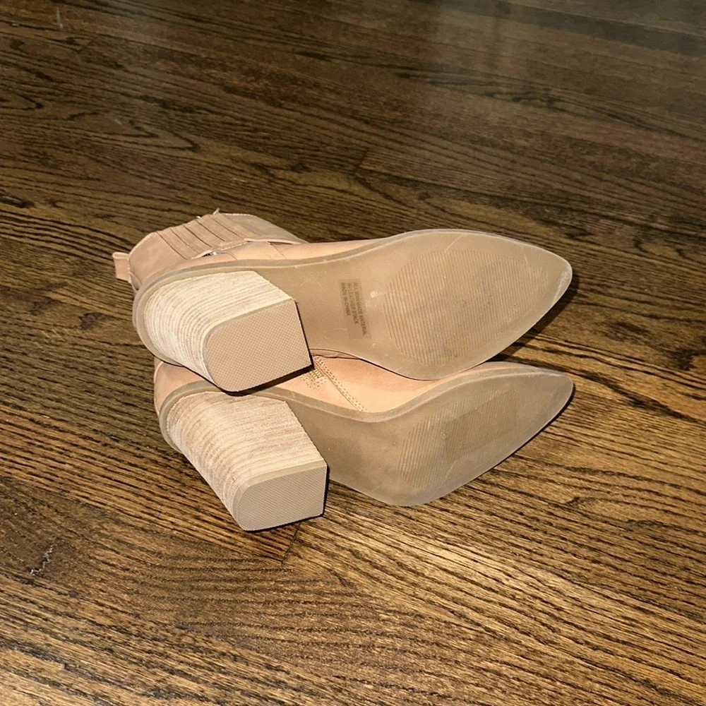 DV Dolce Vita Nilano Zipper Pointed Toe Ankle Boot With Block Heel 11